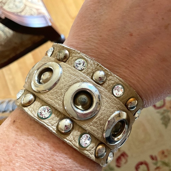 Designer Genuine Leather Stud/Rhinestone Tan silver metal Unisex Bracelet - Picture 1 of 13